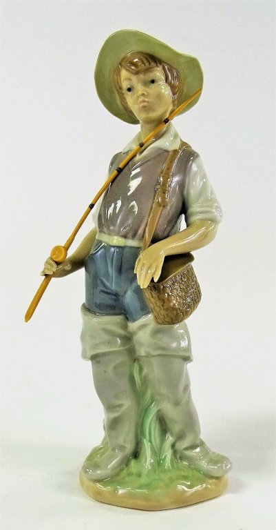 LLADRO PORCELAIN "GOING FISHING" FIGURINE NO 4809 (1 of 4)