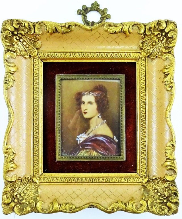 MINIATURE PAINTED PORTRAIT OF A VICTORIAN WOMAN (1 of 3)