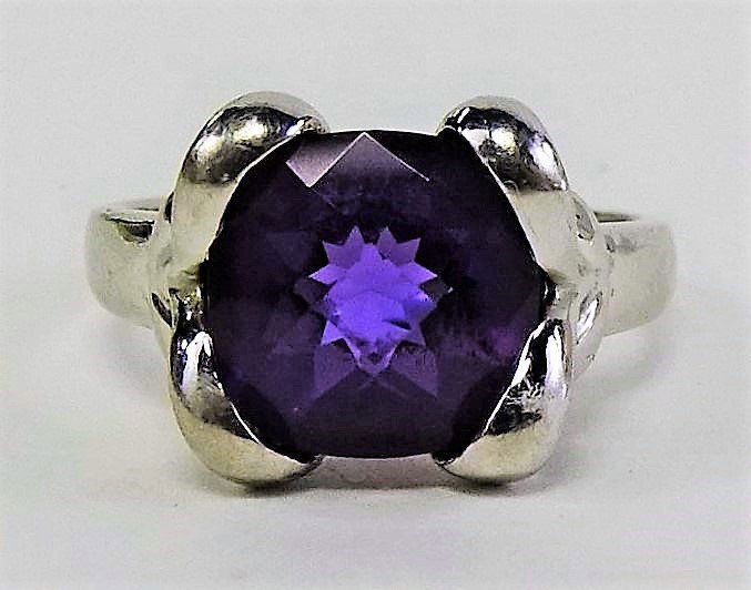 14KT WHITE GOLD AMETHYST RING (1 of 5)