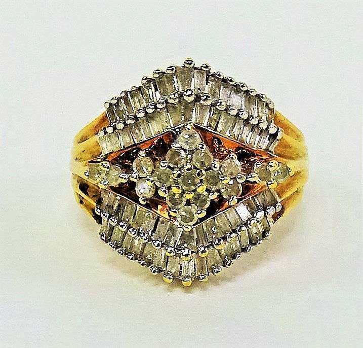 10KT YELLOW GOLD DIAMOND CLUSTER RING (1 of 6)
