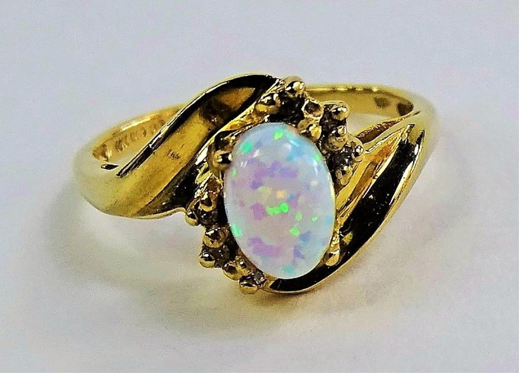 ESTATE 10KT Y GOLD AND OPAL LADIES RING (1 of 4)