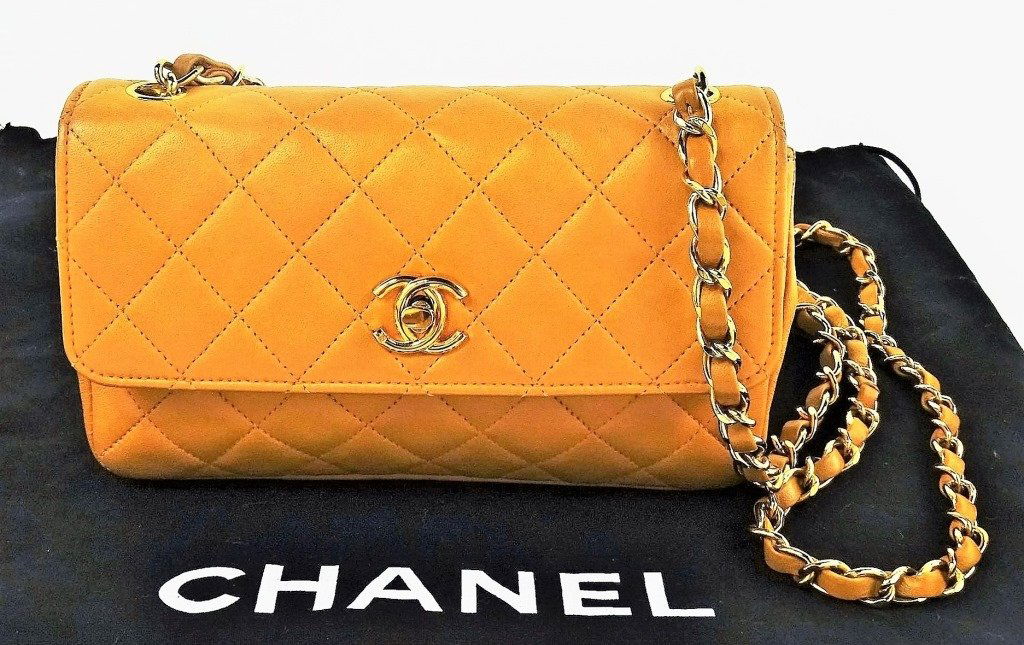 VITAGE CHANEL QUILTED TAN LEATHER FLAP SHOULDER BAG (1 of 7)