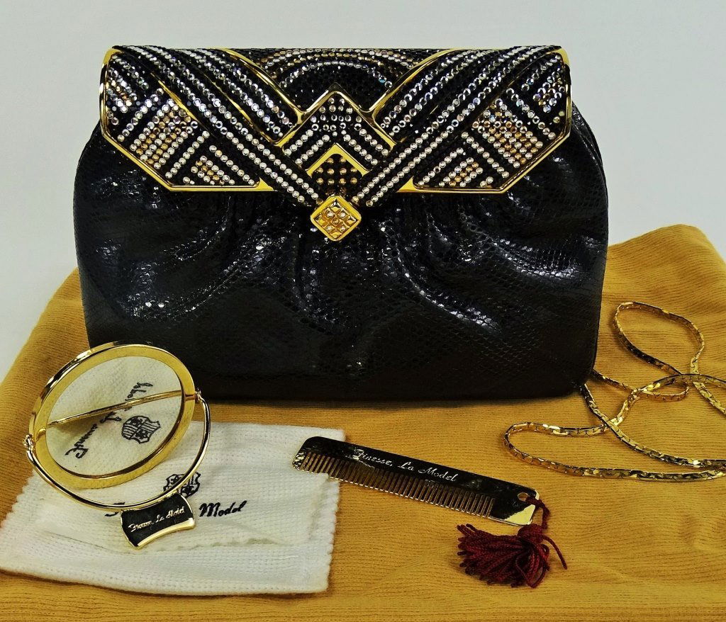 FINESSE LA MODEL BLACK PYTHON SKIN CLUTCH (1 of 5)