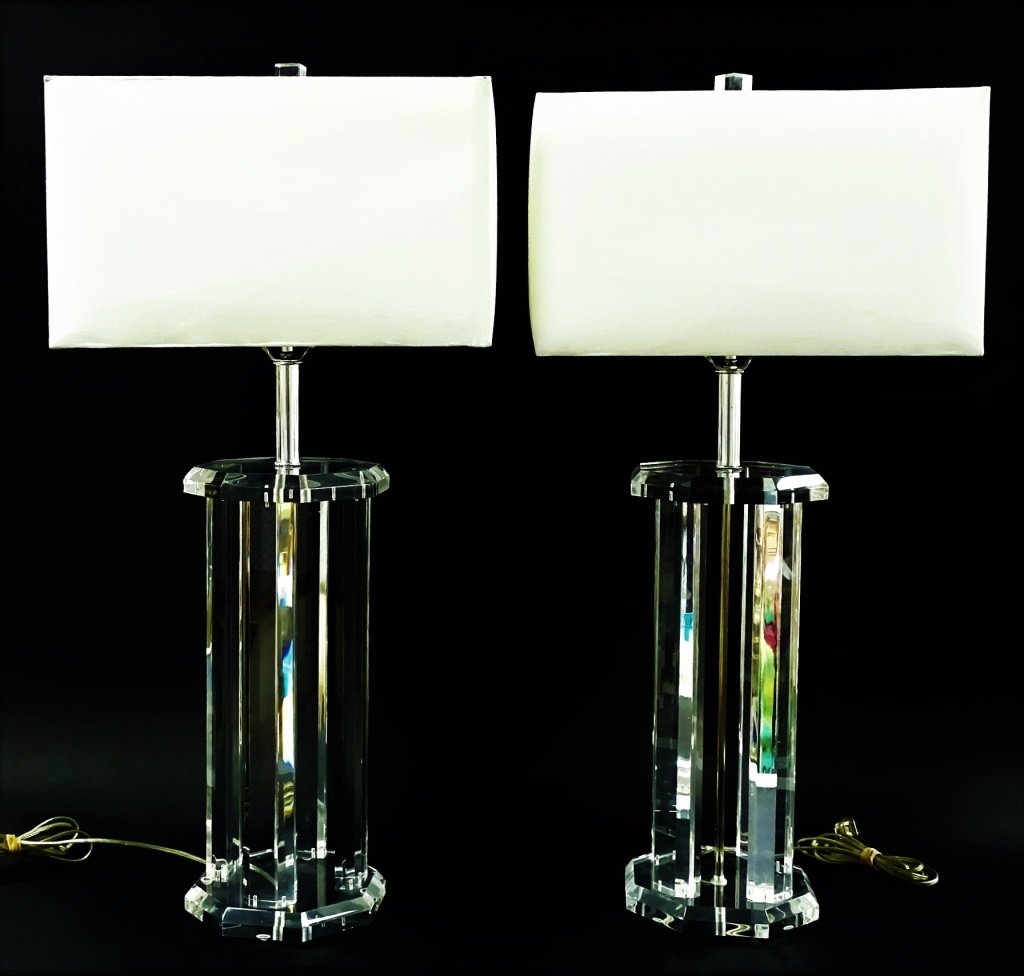 PAIR OF MODERN FOUR ARM LUCITE TABLE LAMPS (1 of 3)