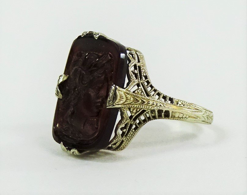 18KT WG FILIGREE & INTAGLIO CUT AMETHYST RING (1 of 4)