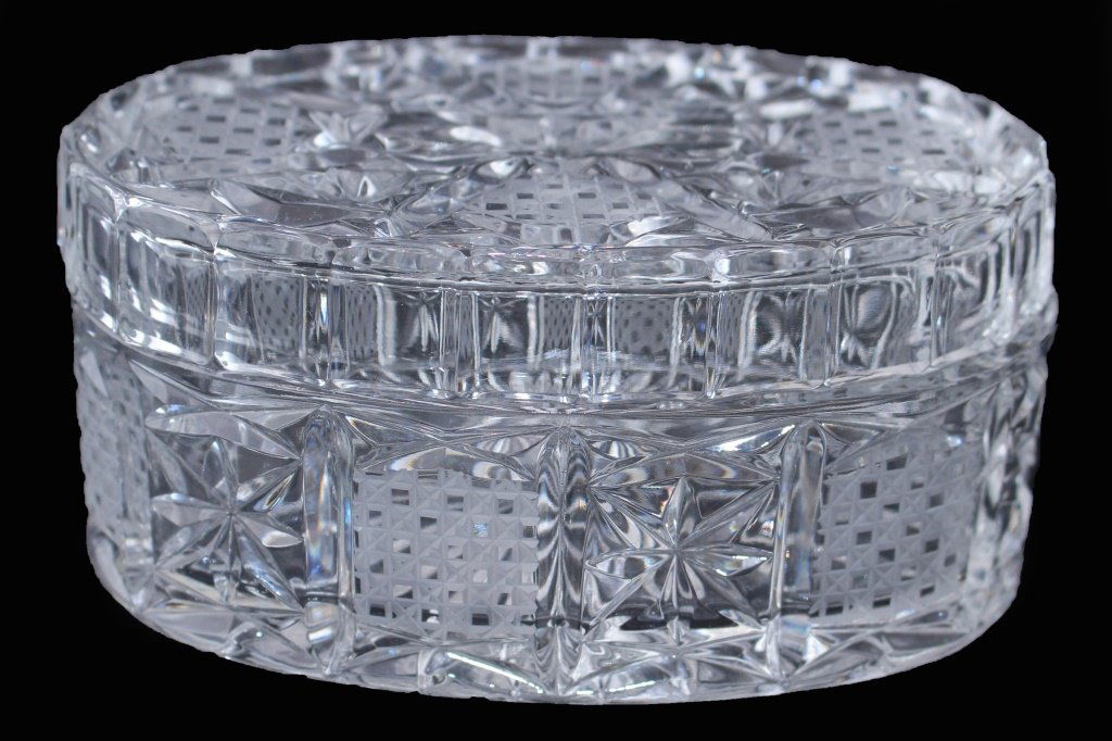 VINTAGE CRYSTAL COVERED OVAL DRESSER BOX (1 of 3)