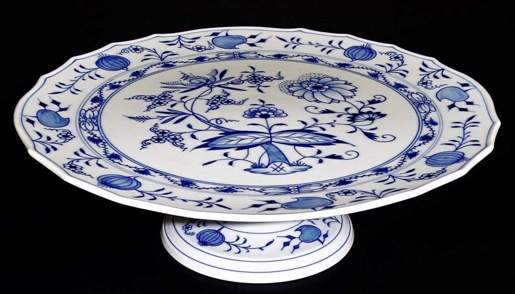 MEISSEN PORCELAIN BLUE ONION PEDESTAL CAKE STAND (1 of 3)