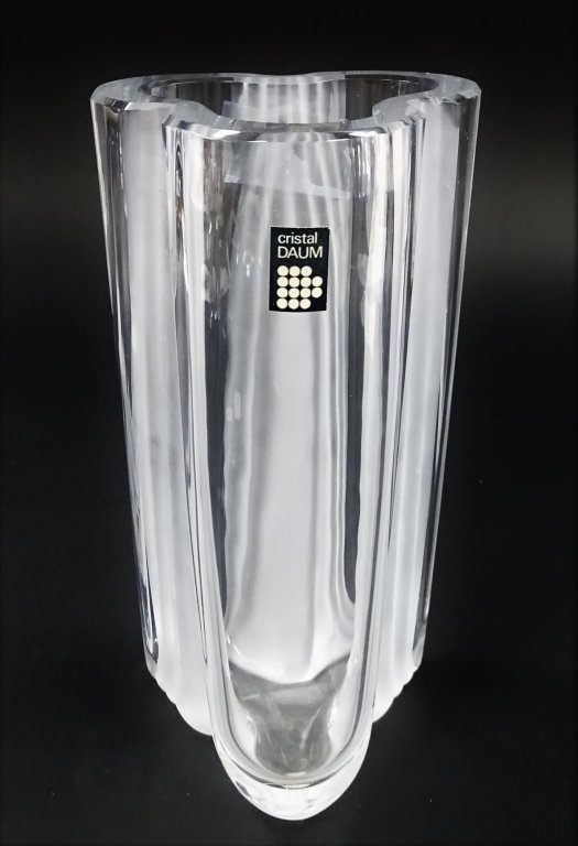 DAUM FRANCE MOLDED & FROSTED CRYSTAL VASE (1 of 5)