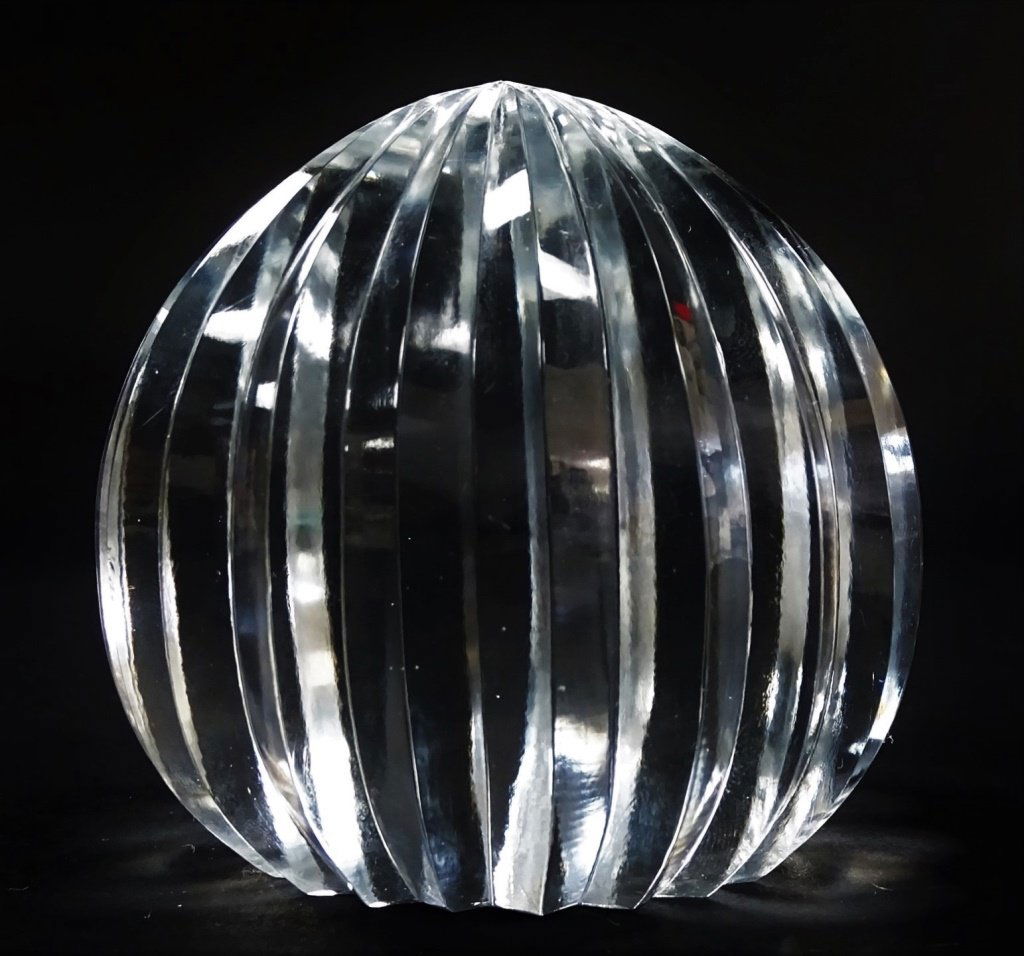 TIFFANY & CO. AMERICAN CUT CRYSTAL ORB PAPERWEIGHT (1 of 2)