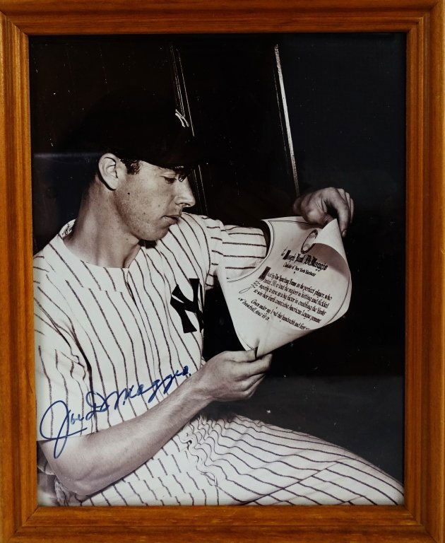 JOE DIMAGGIO AUTHENTIC AUTOGRAPHED PHOTOGRAPH (1 of 3)