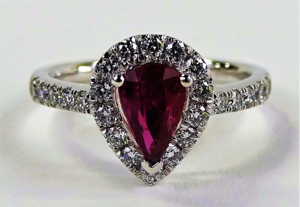 EXTREMELY RARE 1.02CT RUBY & DIAMOND PLATINUM RING (1 of 7)