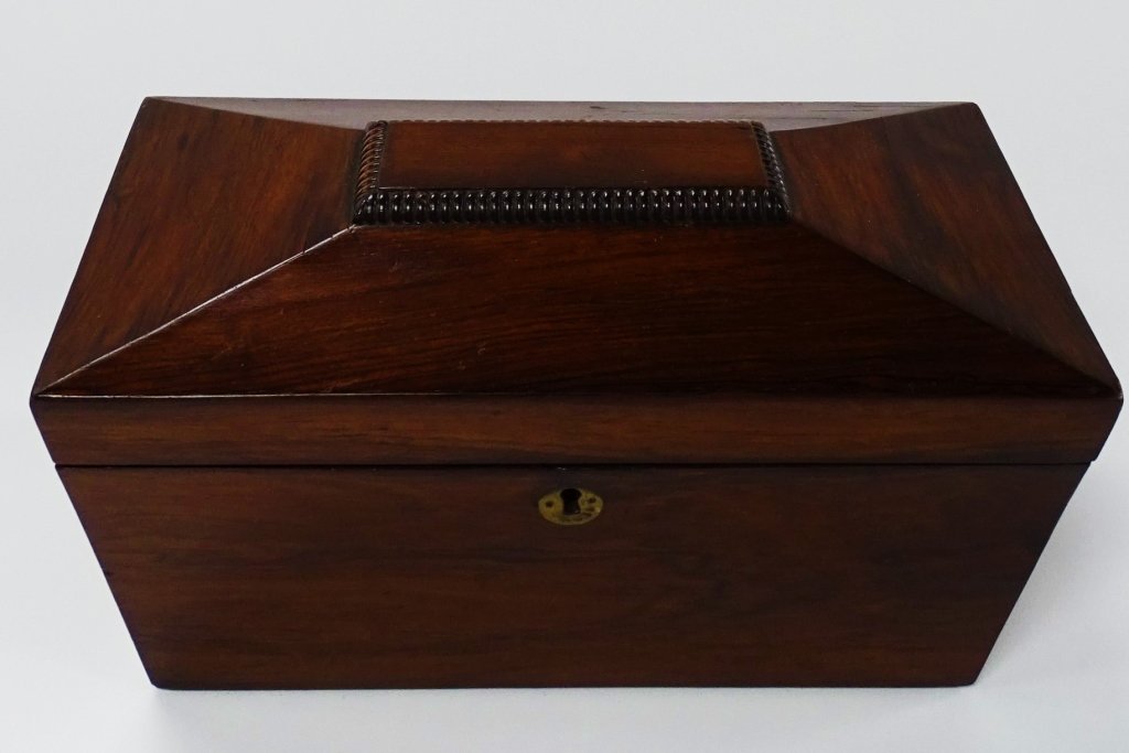 19TH C. ENGLISH REGENCY ROSEWOOD TEA CADDY (1 of 5)