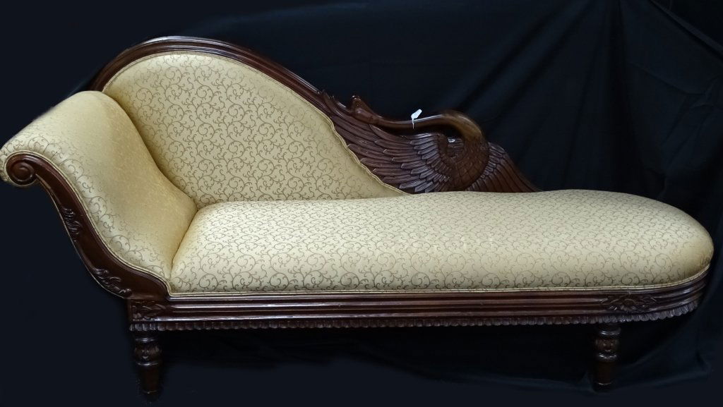VICTORIAN WOODEN HAND CARVED DIVAN FAINTING COUCH (1 of 3)