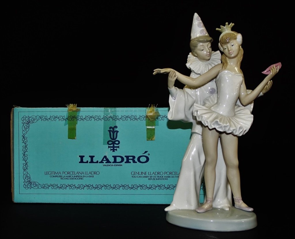 LLADRO PORCELAIN 'CARNIVAL COUPLE' GROUP #4882 (1 of 3)