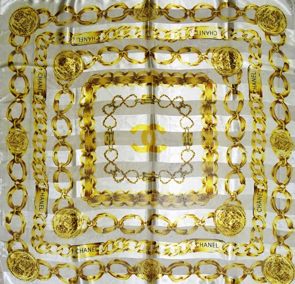 LARGE VINTAGE CHANEL WOMAN'S CHAIN LOGO SCARF (1 of 1)