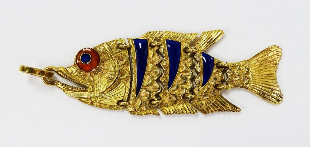 VINTAGE 18KT YELLOW GOLD ENAMELED FISH PENDANT (1 of 3)