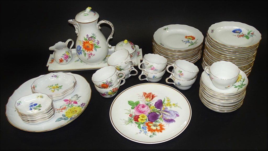 62PCS MEISSEN FLORAL PORCELAIN DINNERWARE (1 of 3)