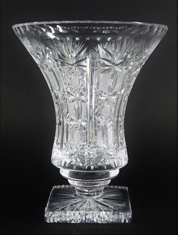 LARGE AMERICAN BRILLIANT CUT CRYSTAL FOOTED VASE (1 of 4)