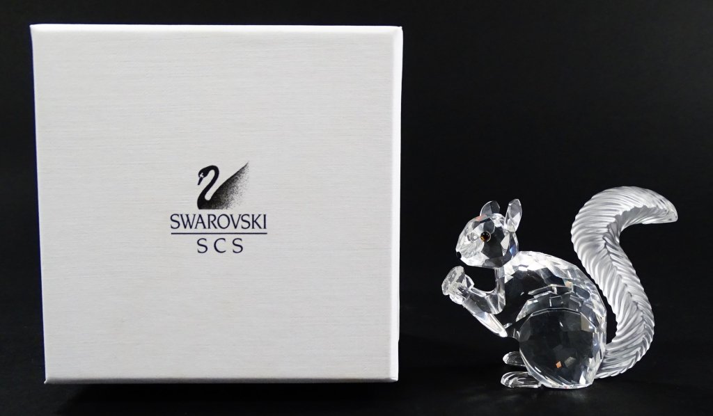 SWAROVSKI CRYSTAL SCS 10TH ANNIVERSARY SQUIRREL (1 of 4)