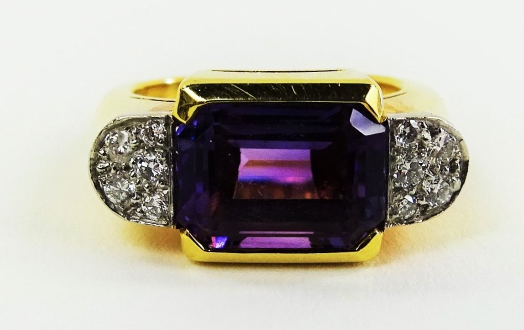 LADIES FANCY 18KT/PLAT. AMETHYST & DIAMOND RING (1 of 5)