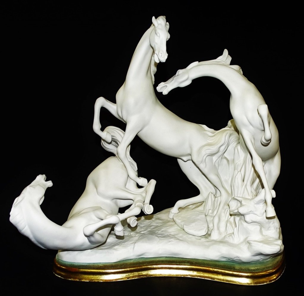 LARGE LLADRO BISQUE WHITE MATTE "HORSES GROUP" (1 of 5)