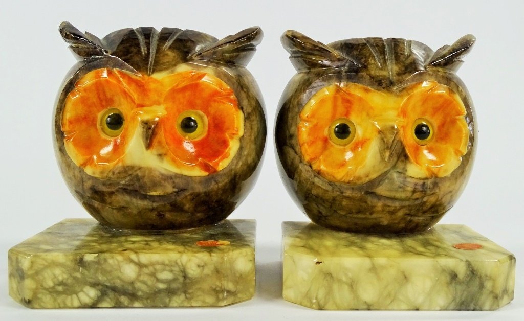 PAIR OF ITALIAN ALABASTER OWL BOOKENDS (1 of 5)