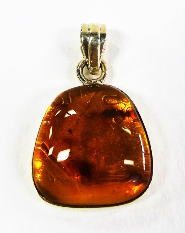 MATCHING VINTAGE AMBER & STERLING SILVER PENDANT (1 of 2)