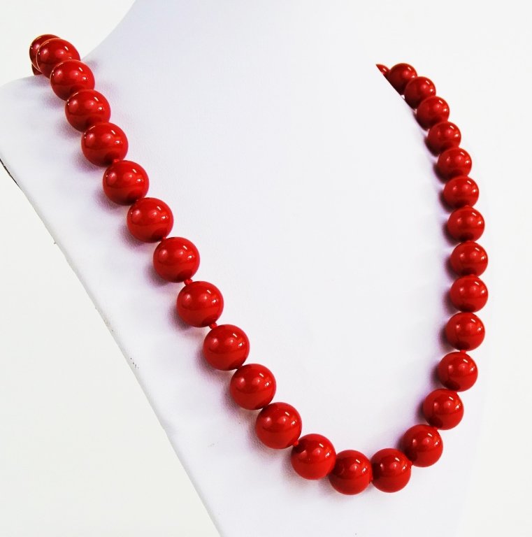 LADIES VINTAGE SINGLE STRAND CORAL NECKLACE (1 of 3)