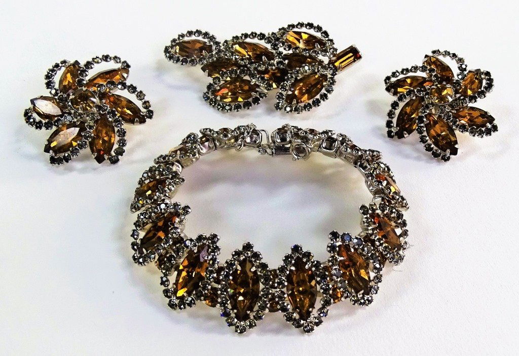 4PC WEISS RHINESTONE COSTUME JEWELRY SUITE (1 of 4)