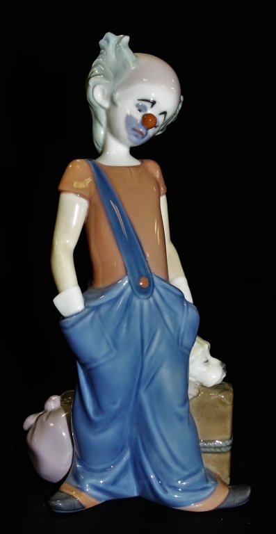 LLADRO 'DESTINATION BIG TOP' FIGURE #6245 (1 of 4)