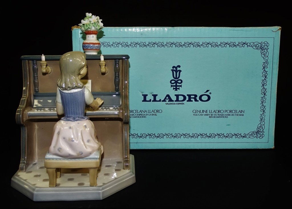 LLADRO PORCELAIN 'PRACTICE MAKES PERFECT' #5462 (1 of 4)
