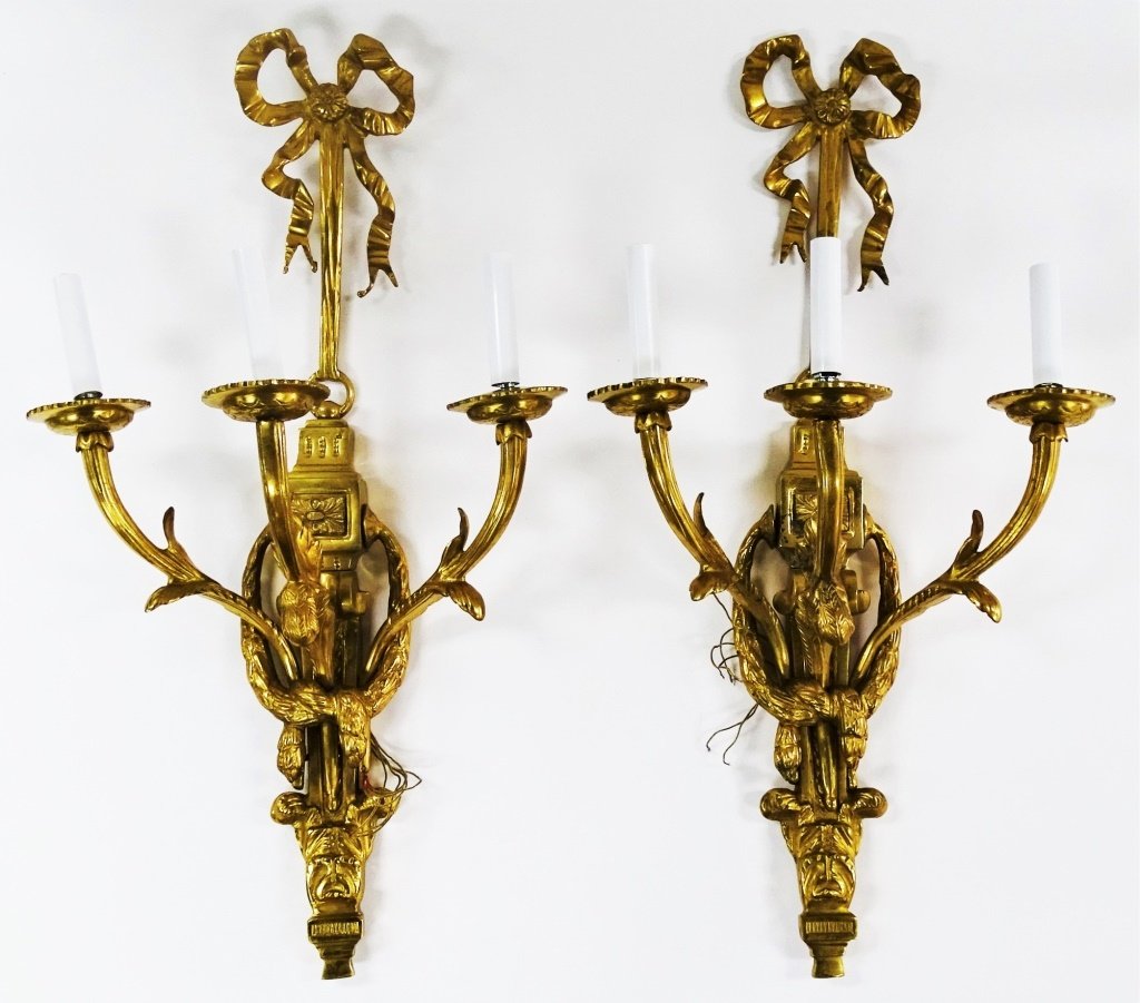 LARGE VINTAGE BRONZE 3 ARM WALL SCONCE (1 of 3)