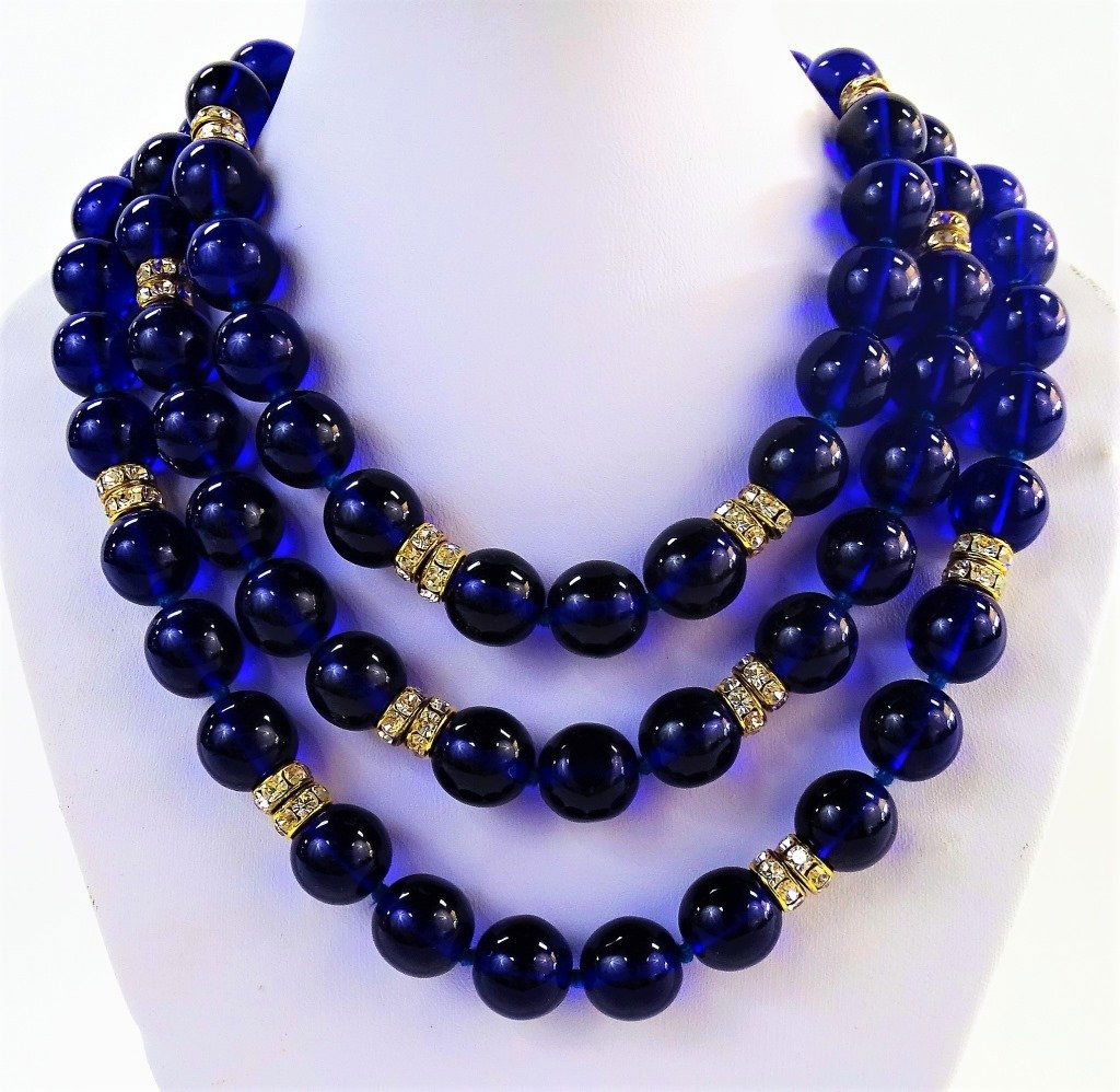 HIGH FASHION COSTUME JEWELRY GLASS BEAD NECKLACE (1 of 4)