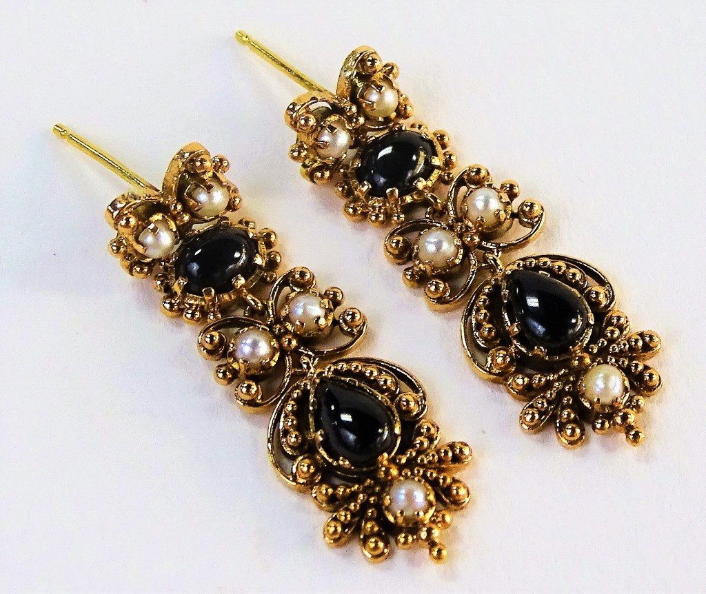 PR VICTORIAN STYLE 9KT RG ONYX & PEARL EARRINGS (1 of 2)