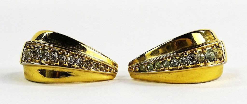 PR LADIES VTG TRIFARI DESIGNER COSTUME EARRINGS (1 of 3)