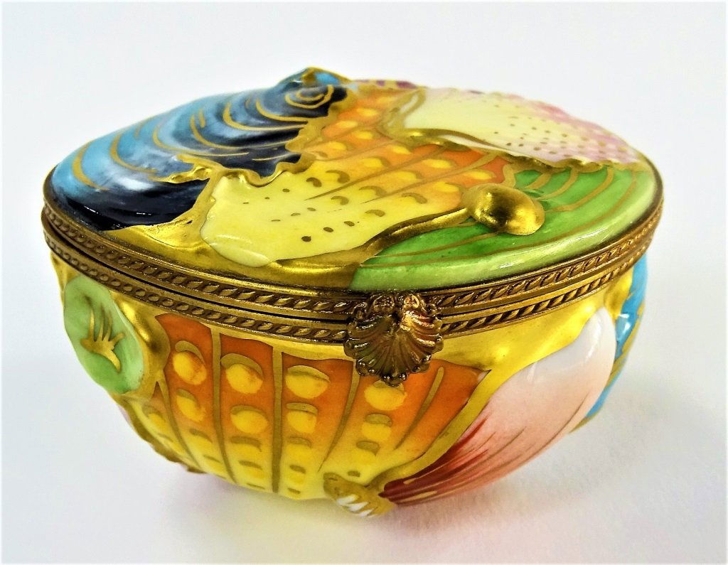 RARE LIMOGES PILL BOX BY CHAMART (1 of 4)