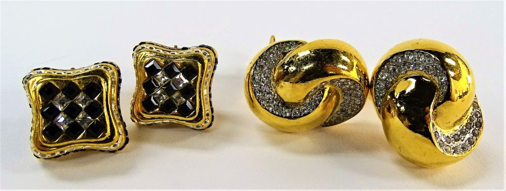 2 PRS LADIES HIGH FASHION COSTUME JEWELRY EARRINGS (1 of 2)