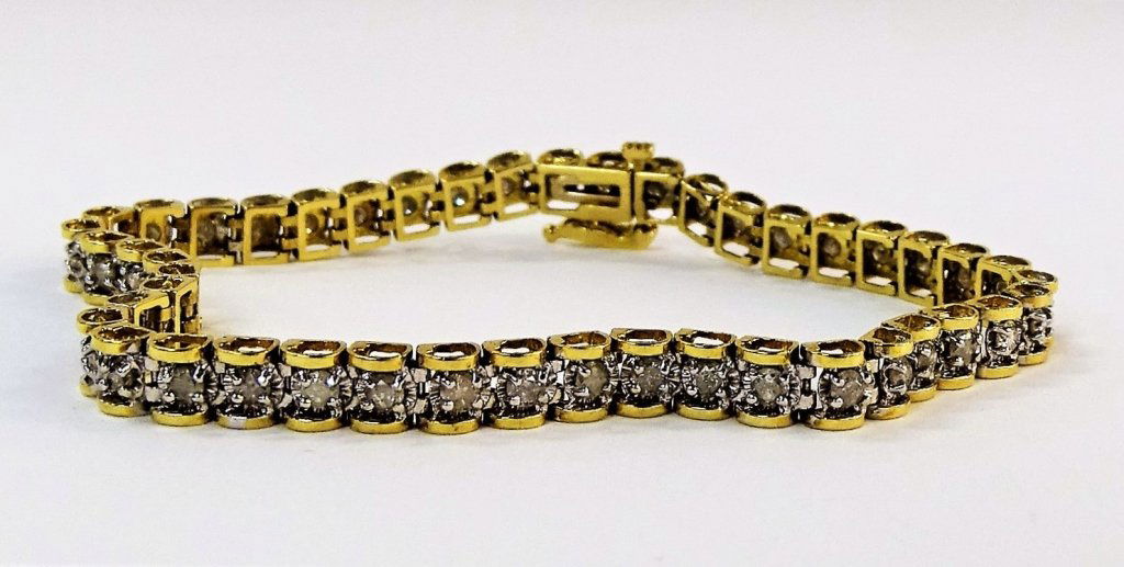 STUNNING LADIES 18KT YG DIAMOND TENNIS BRACELET (1 of 3)