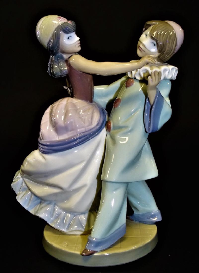 Retired Lladro Masquerade Ball 5452 (1 of 3)