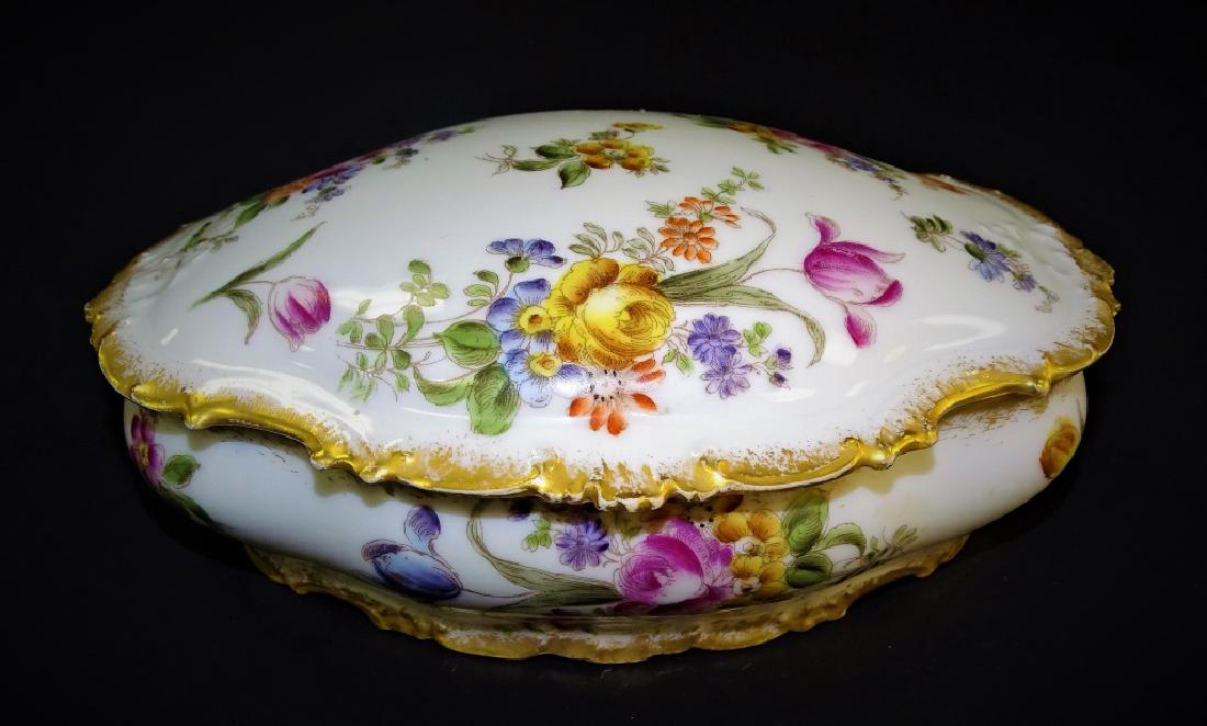 ANTIQUE HAND PAINTED LIMOGES LADIES DRESSER BOX (1 of 2)