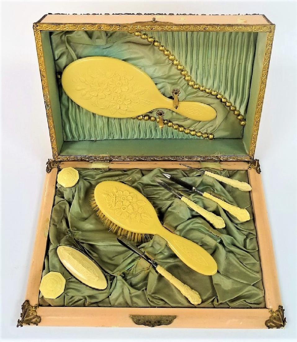ANTIQUE 9PC CELLULOID TRAVELING VANITY SET (1 of 3)