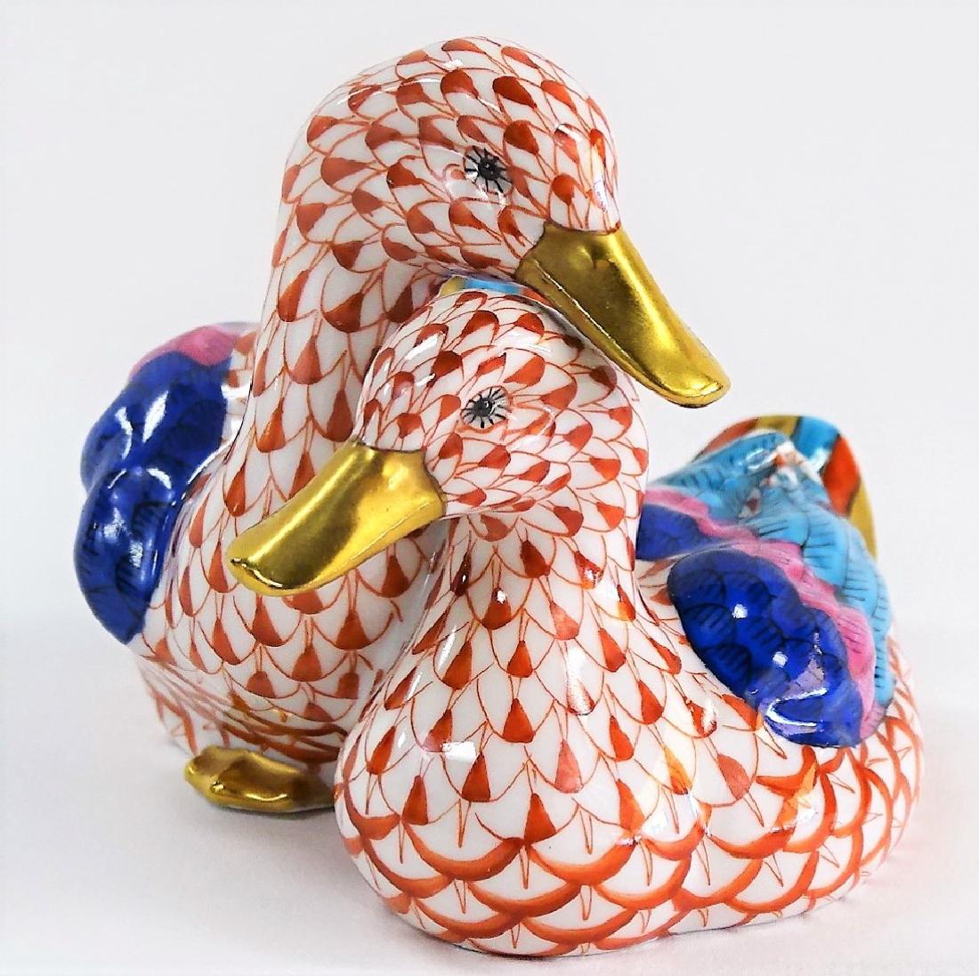 HEREND PORCELAIN FISHNET PAIR OF SMALL DUCKS VH5036 (1 of 5)