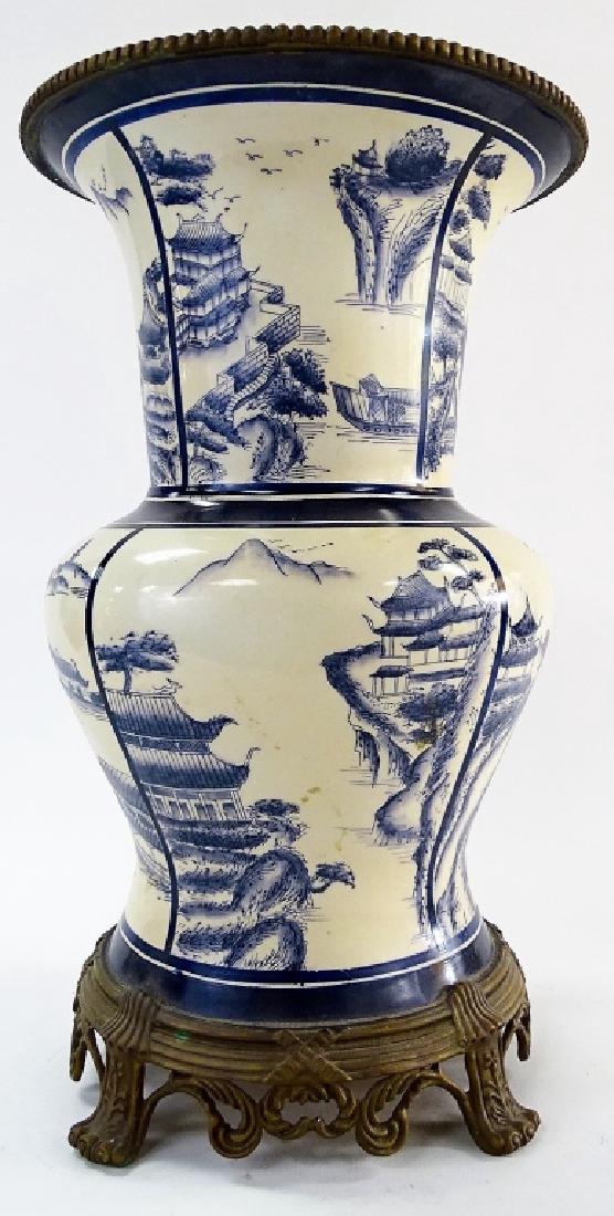 WONG LEE PORCELAIN CANTON VASE (1 of 2)