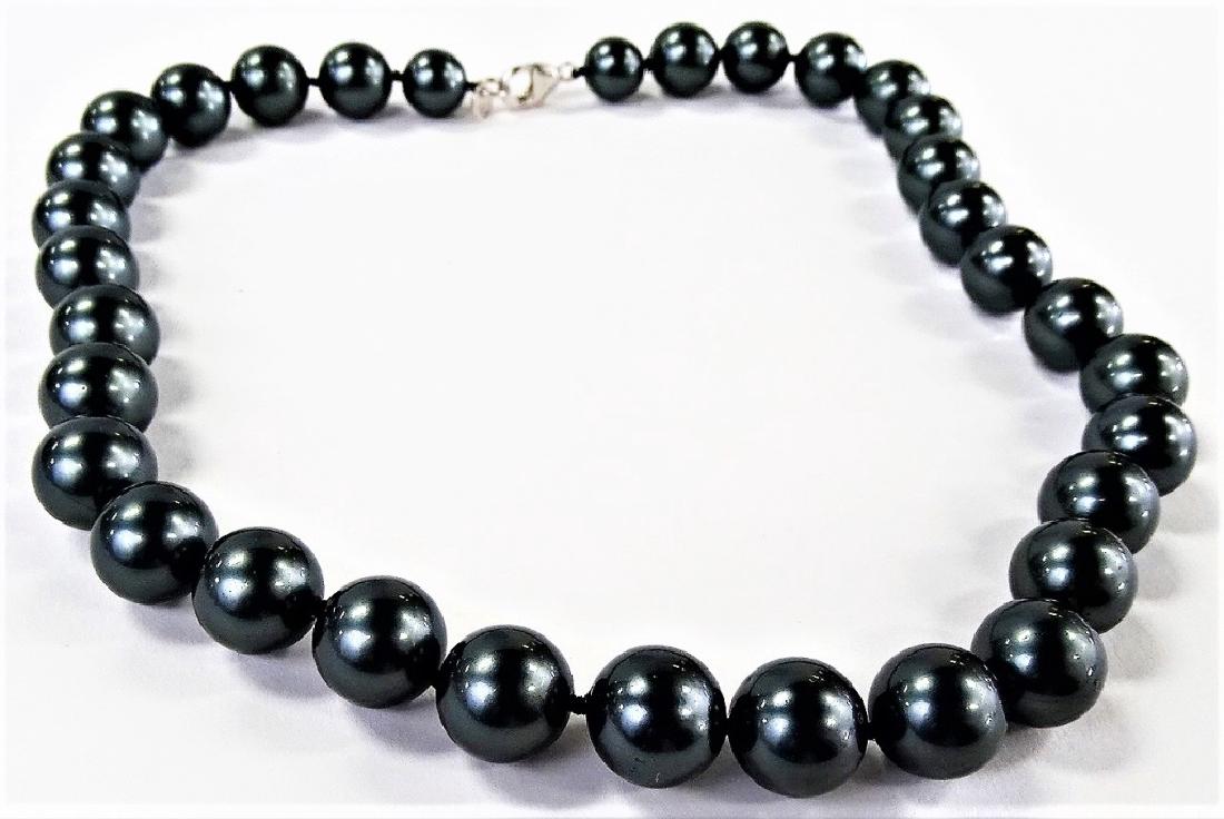 VINTAGE TAHITIAN PEARL BEADED NECKLACE (1 of 2)
