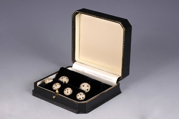 Vintage 18k Gold Diamond Onyx Cufflinks Stud Set
