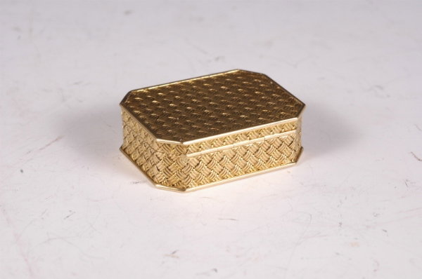 CARTIER Classic 18k Gold Pill Box Pillbox
