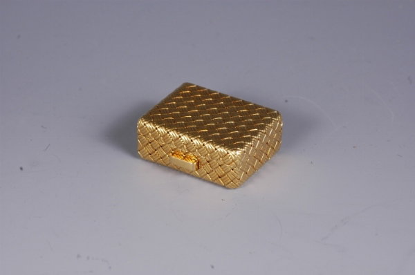 TIFFANY&CO. 18k Gold Weave Pill Box Pillbox