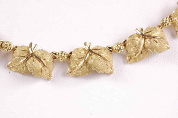 BUCCELLATI 18k Gold Leaf Necklace