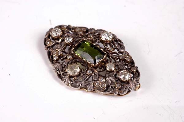18kt Gold and Silver Pin with Peridot & Diamonds