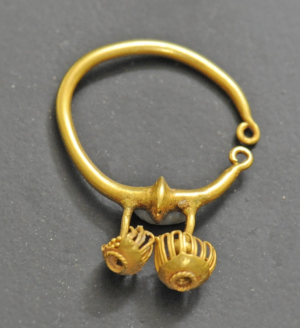 Aphrodite Gallery - Greek Gold Earring (1 of 1)